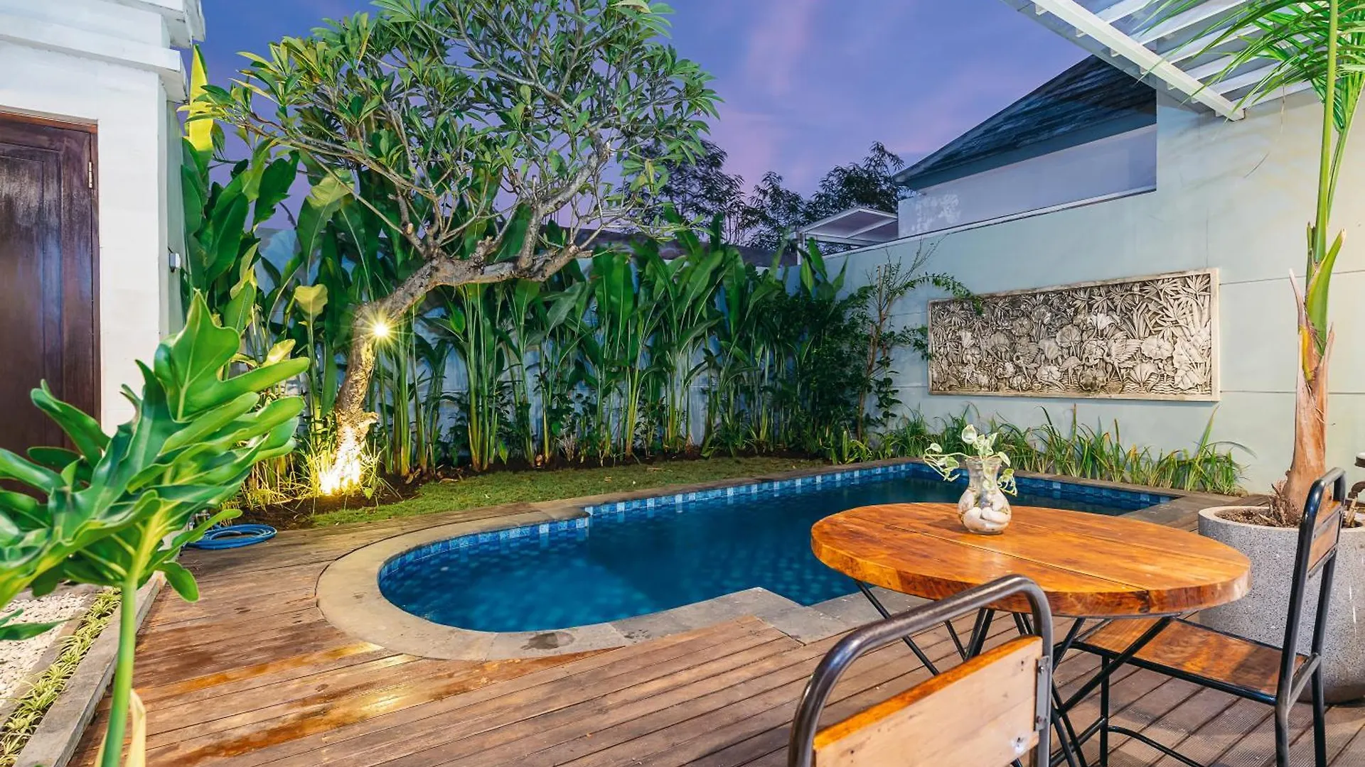 Villa Putih Jimbaran Indonesia
