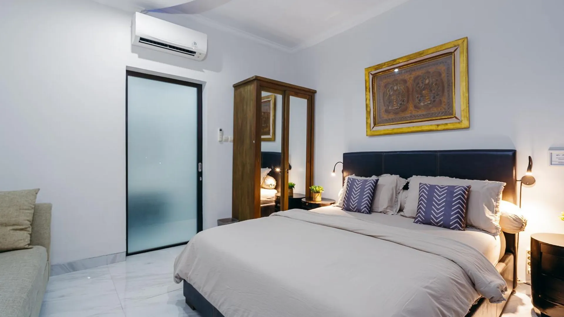 Villa Putih Jimbaran Indonesia