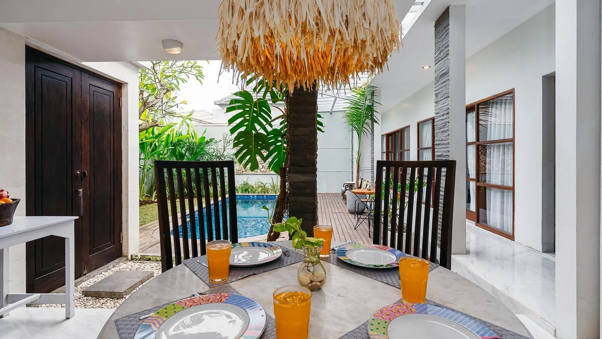 Villa Putih Jimbaran Indonesia